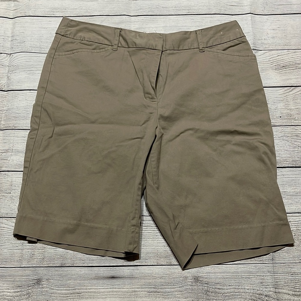 Geoffrey Beene Sport Khaki Shorts size 8